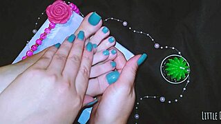 BEAUTIFUL TEEN'S FOOT MASSAGE LEADS TO FETISH ORGASM!