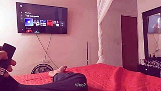 colombian webcam slut blows huge cock for photoshoot cum