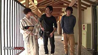 Aoi Mizuno's outdoor blowjob teasing your deepest urges?