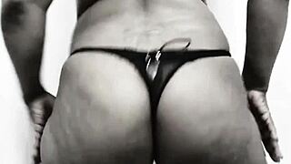 check out this hot twerk right before the shower