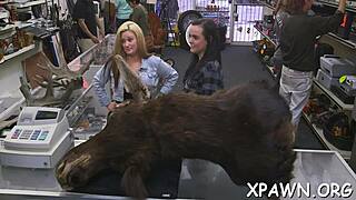 amateur babe sucks cock then gets wet pussy fucked