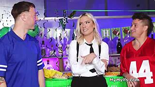 kinky barmaid begging two friends to freeuse her holes?