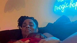 ebony amateur bends over for pussy licking then homemade doggystyle pounding