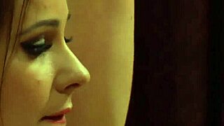 wanna see mistress kiss and finger slave's pussy to squirt?